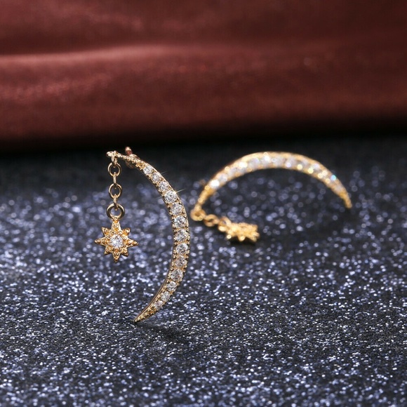 Moon Star Gold Earrings - Picture 3 of 6